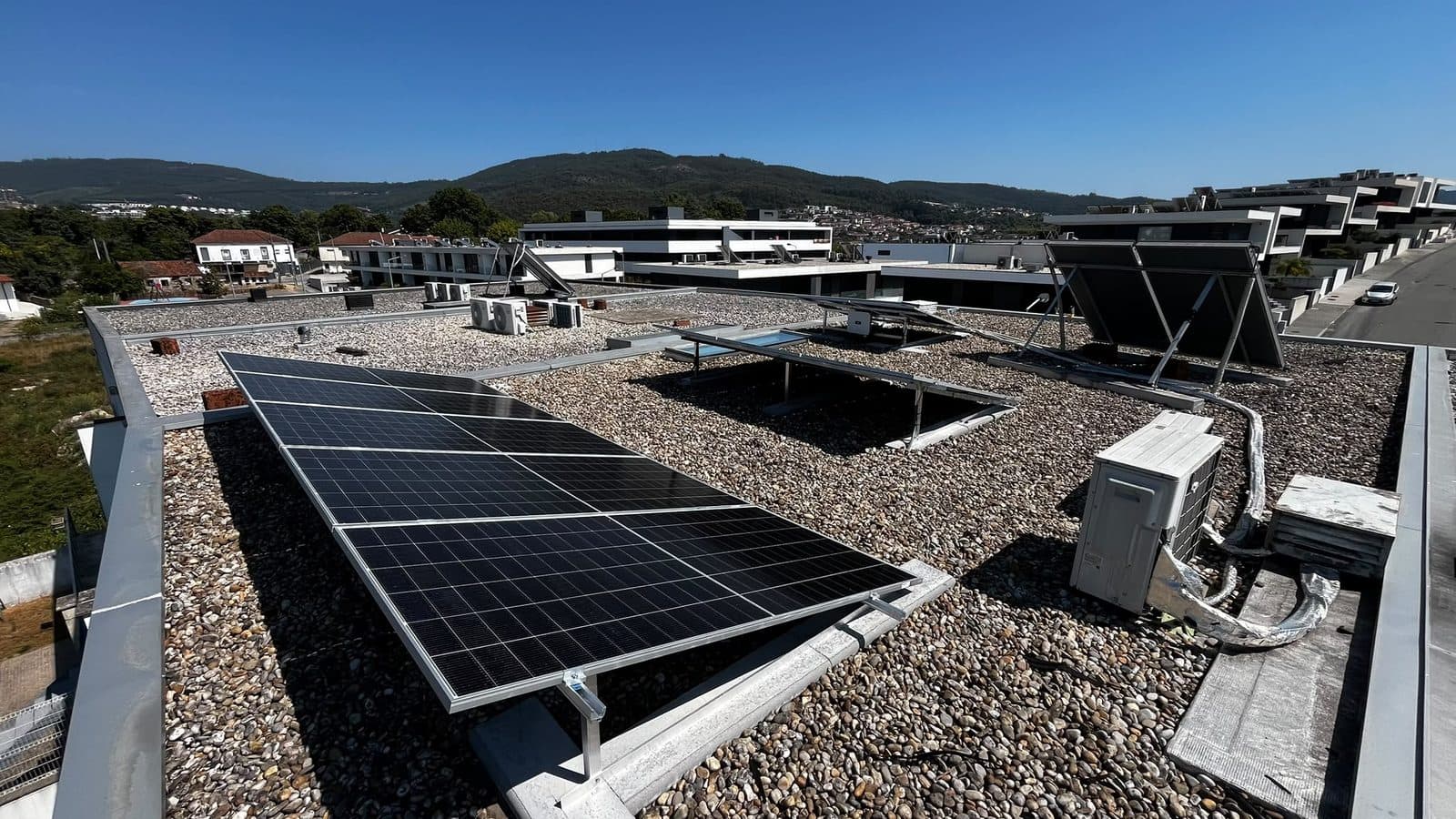 Fotovoltaico em cobertura plana, Nogueira